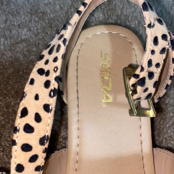 Soda brand platforms, worn once, very good condition. Size 9!! - Picture 2 of 2